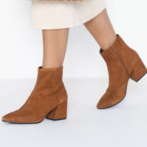 Vagabond Olivia Suede Boot in Caramel Brown - Picture 8 of 11